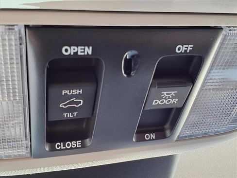 New 2026 Honda Odyssey Touring image 22