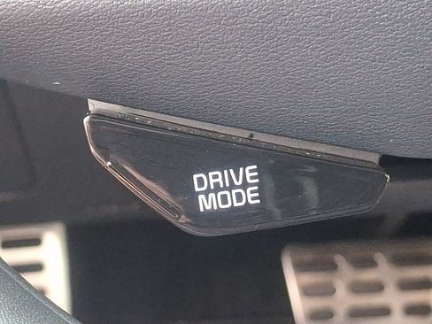 Used 2025 Kia Niro SX Touring FWD image 26