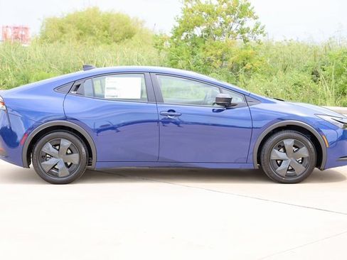 New 2026 Toyota Prius LE image 4