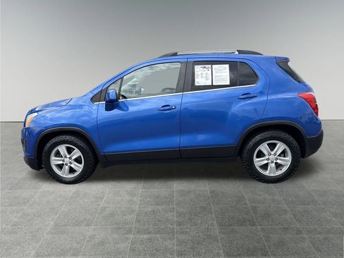 Used 2015 Chevrolet Trax LT w/ LT Sun and Sound Package image 2