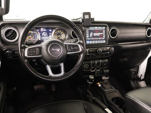 Used 2022 Jeep Gladiator Overland w/ Popular Equipment Package AWD/4WD image 2