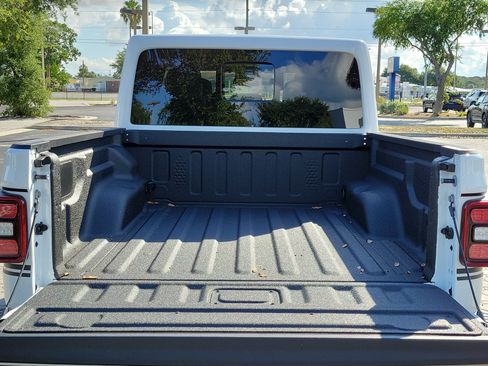 New 2026 Jeep Gladiator Rubicon AWD/4WD image 9