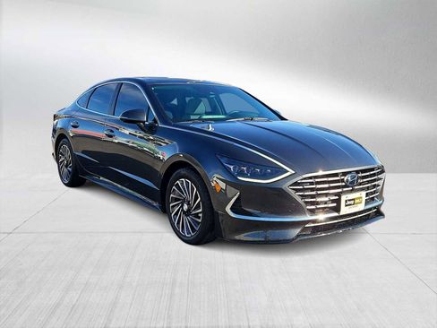 Used 2023 Hyundai Sonata Limited image 2