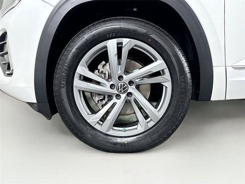 Used 2024 Volkswagen Atlas Cross Sport SEL R-Line AWD/4WD image 45