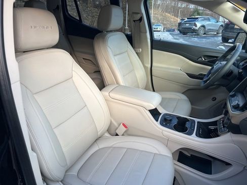 Used 2023 GMC Acadia Denali w/ Denali Ultimate Package image 8