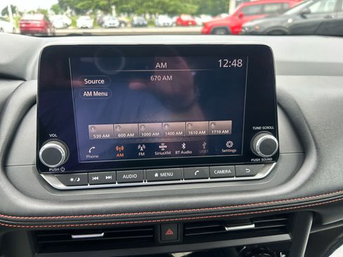 Used 2025 Nissan Rogue SV AWD/4WD image 15