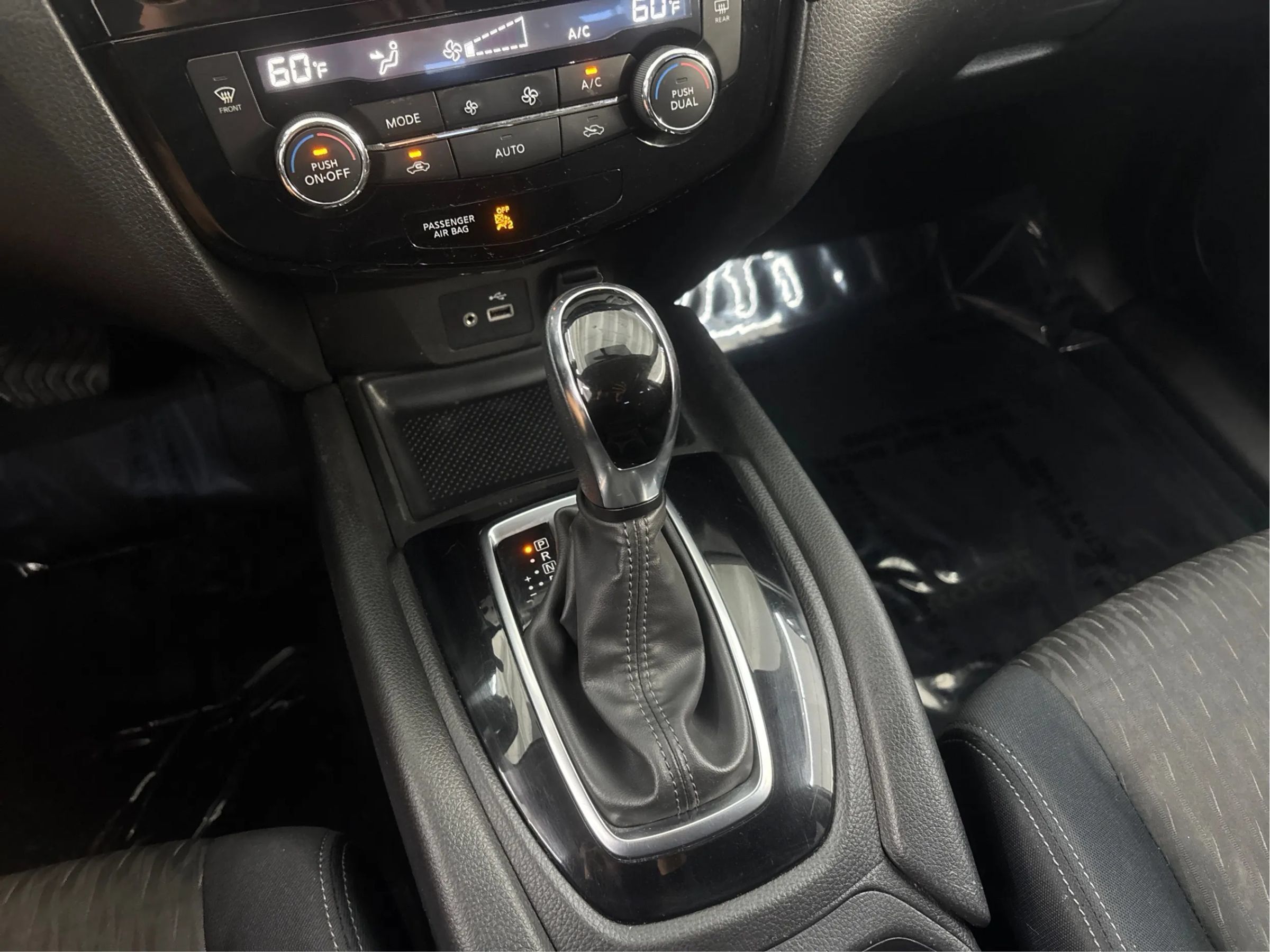 Used 2018 Nissan Rogue SV AWD/4WD image 43