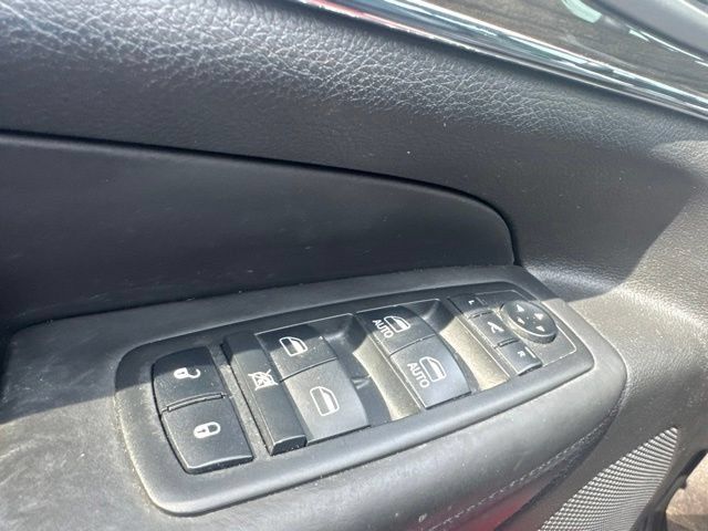 Used 2018 Jeep Grand Cherokee Overland w/ Trailer Tow Group IV RWD image 12