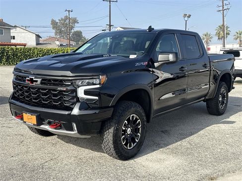 Used 2023 Chevrolet Silverado 1500 ZR2 image 7