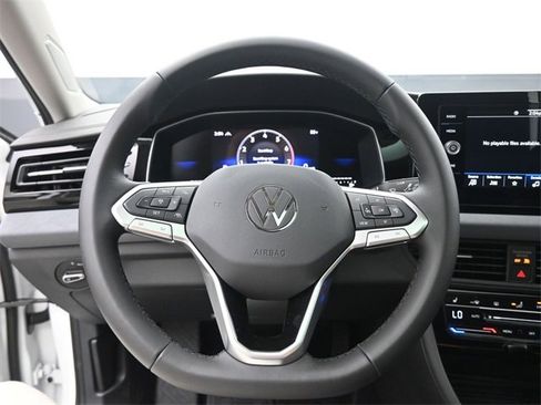 New 2025 Volkswagen Jetta SE image 28