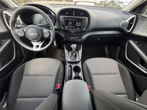 Used 2025 Kia Soul LX w/ LX Technology Package image 31