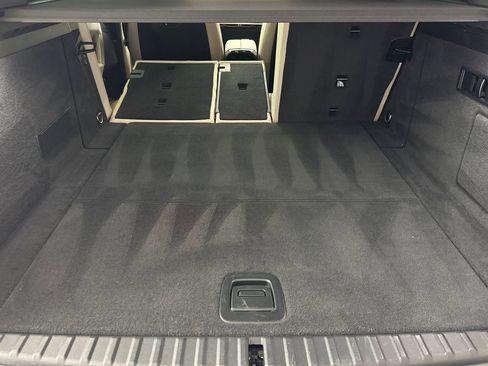 Certified 2022 BMW iX xDrive50 w/ Premium Package image 33