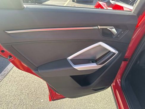 Used 2023 Audi Q3 2.0T Premium image 21