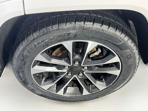 Used 2022 Jeep Grand Cherokee Overland AWD/4WD image 32