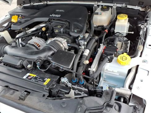 Used 2021 Jeep Gladiator Rubicon image 36