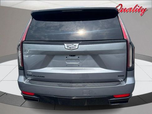 Used 2022 Cadillac Escalade ESV Sport w/ LPO, ONYX Package AWD/4WD image 4