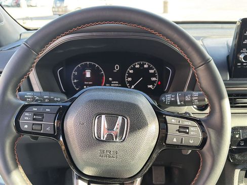 Used 2025 Honda Pilot TrailSport image 5