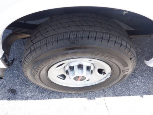 Used 2023 GMC Savana 2500 w/ Driver Convenience Package image 12