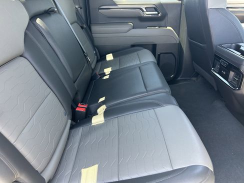 Certified 2025 Chevrolet Silverado 1500 ZR2 w/ Technology Package AWD/4WD image 13