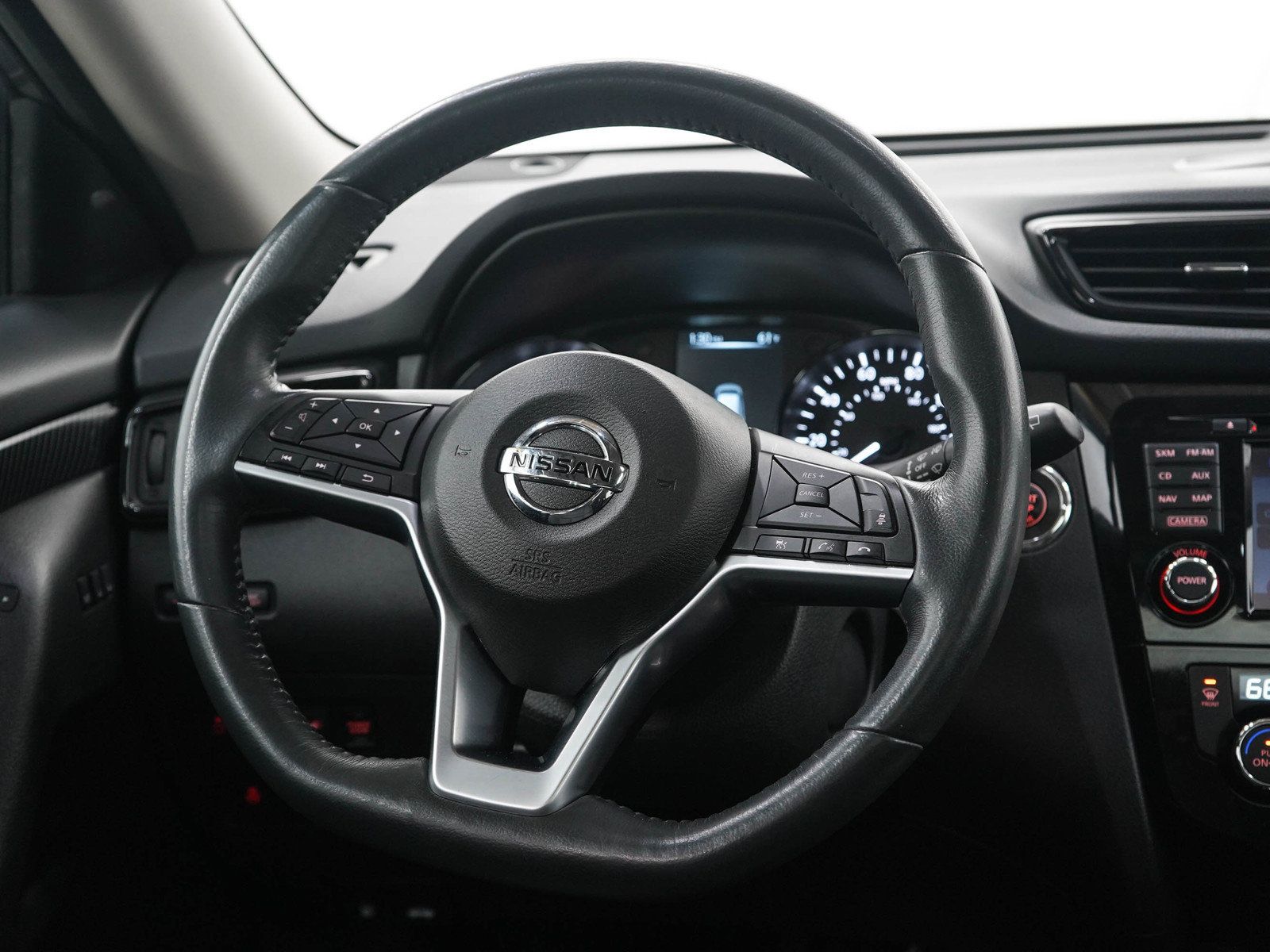 Used 2017 Nissan Rogue SL w/ SL Premium Package FWD image 17