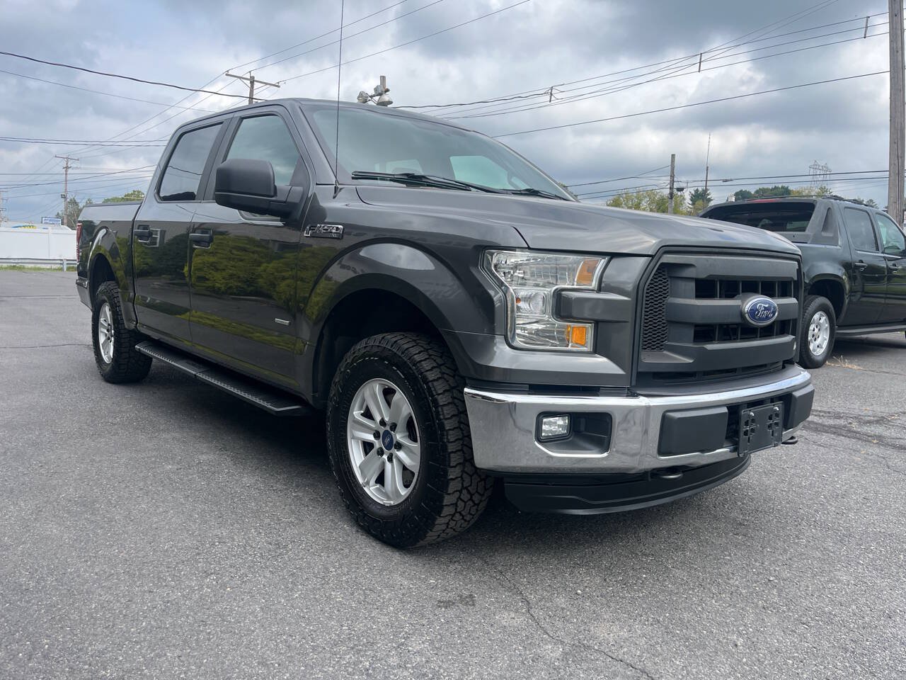 Used 2015 Ford F150 XL w/ Equipment Group 101A Mid AWD/4WD image 4