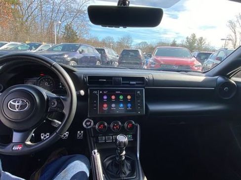 Used 2023 Toyota GR86 Premium image 18