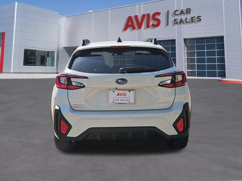 Used 2025 Subaru Crosstrek 2.5i Premium AWD/4WD image 7