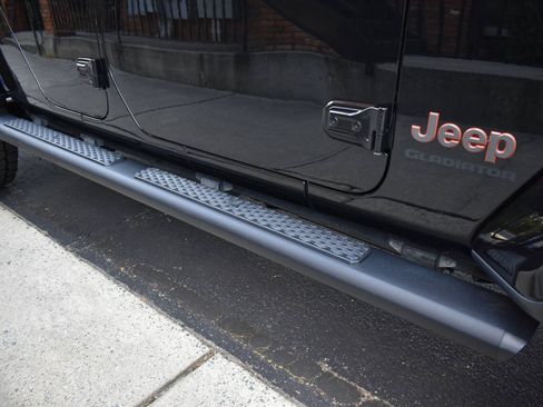 Used 2020 Jeep Gladiator Mojave AWD/4WD image 40