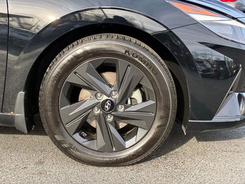 Used 2023 Hyundai Elantra SEL image 42