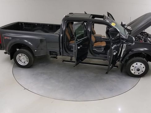 Certified 2024 Ford F450 Platinum w/ FX4 Off-Road Package AWD/4WD image 51