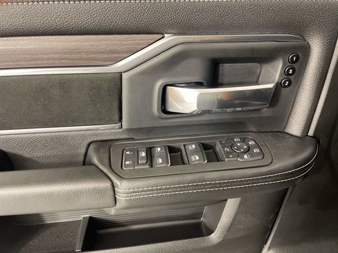 New 2026 RAM 2500 Laramie AWD/4WD image 19