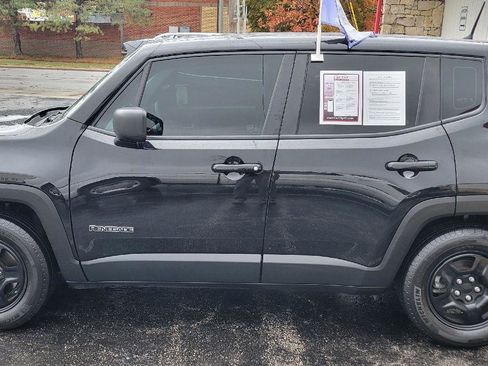 Used 2019 Jeep Renegade Sport image 12