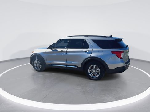 Certified 2023 Ford Explorer XLT image 7