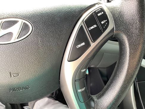 Used 2013 Hyundai Elantra GLS w/ Preferred Pkg FWD image 41