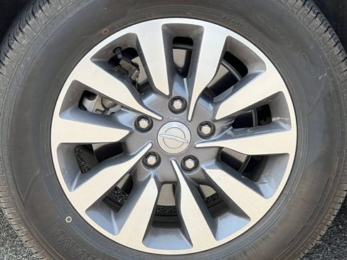 Used 2020 Chrysler Pacifica Touring-L Plus FWD image 13