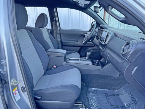 Used 2020 Toyota Tacoma TRD Sport image 14