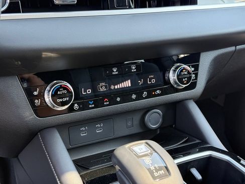 New 2026 Mitsubishi Outlander SEL Black Edition FWD image 30
