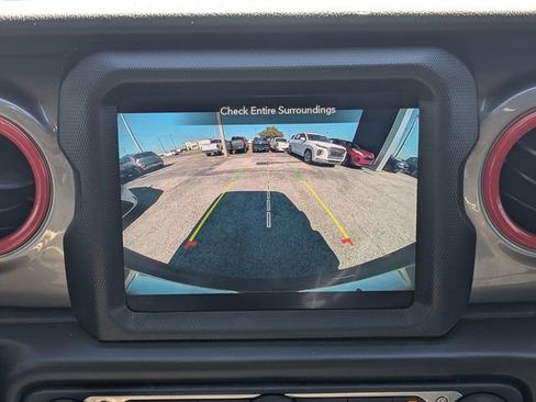 Used 2022 Jeep Wrangler Unlimited Sahara image 29