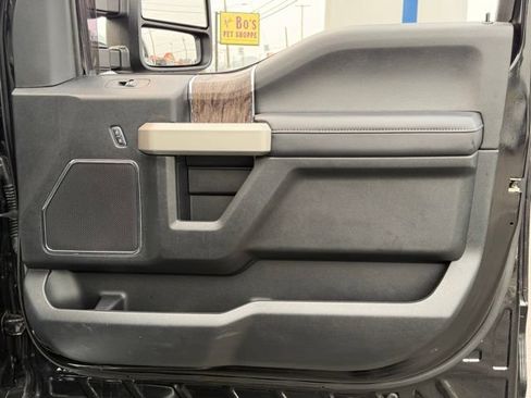 Used 2019 Ford F250 Lariat w/ Lariat Ultimate Package AWD/4WD image 33