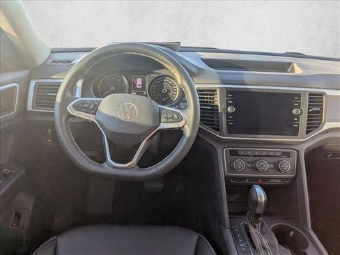Used 2021 Volkswagen Atlas SE image 16