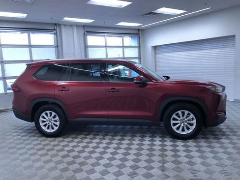 Certified 2025 Toyota Grand Highlander AWD image 35