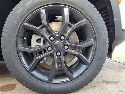 New 2025 Jeep Grand Cherokee L Limited w/ Trailer Tow Package image 66