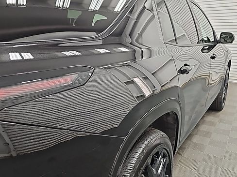 Certified 2024 Chevrolet Traverse RS w/ LPO, Floor Liner Package image 9
