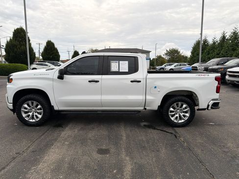 Used 2020 Chevrolet Silverado 1500 Custom w/ Custom Value Package AWD/4WD image 2