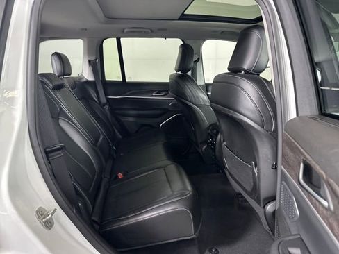 Used 2023 Jeep Grand Cherokee 4WD 4xe w/ Luxury Tech Group II image 27