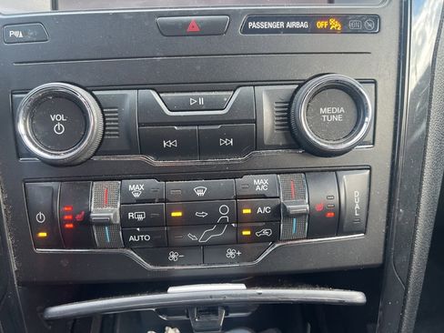 Used 2019 Ford Explorer XLT w/ XLT Sport Appearance Package image 20