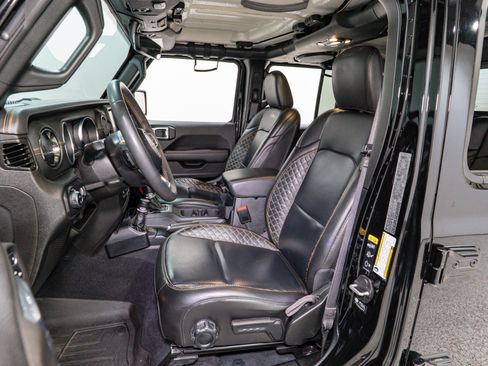 Used 2023 Jeep Gladiator Overland image 17