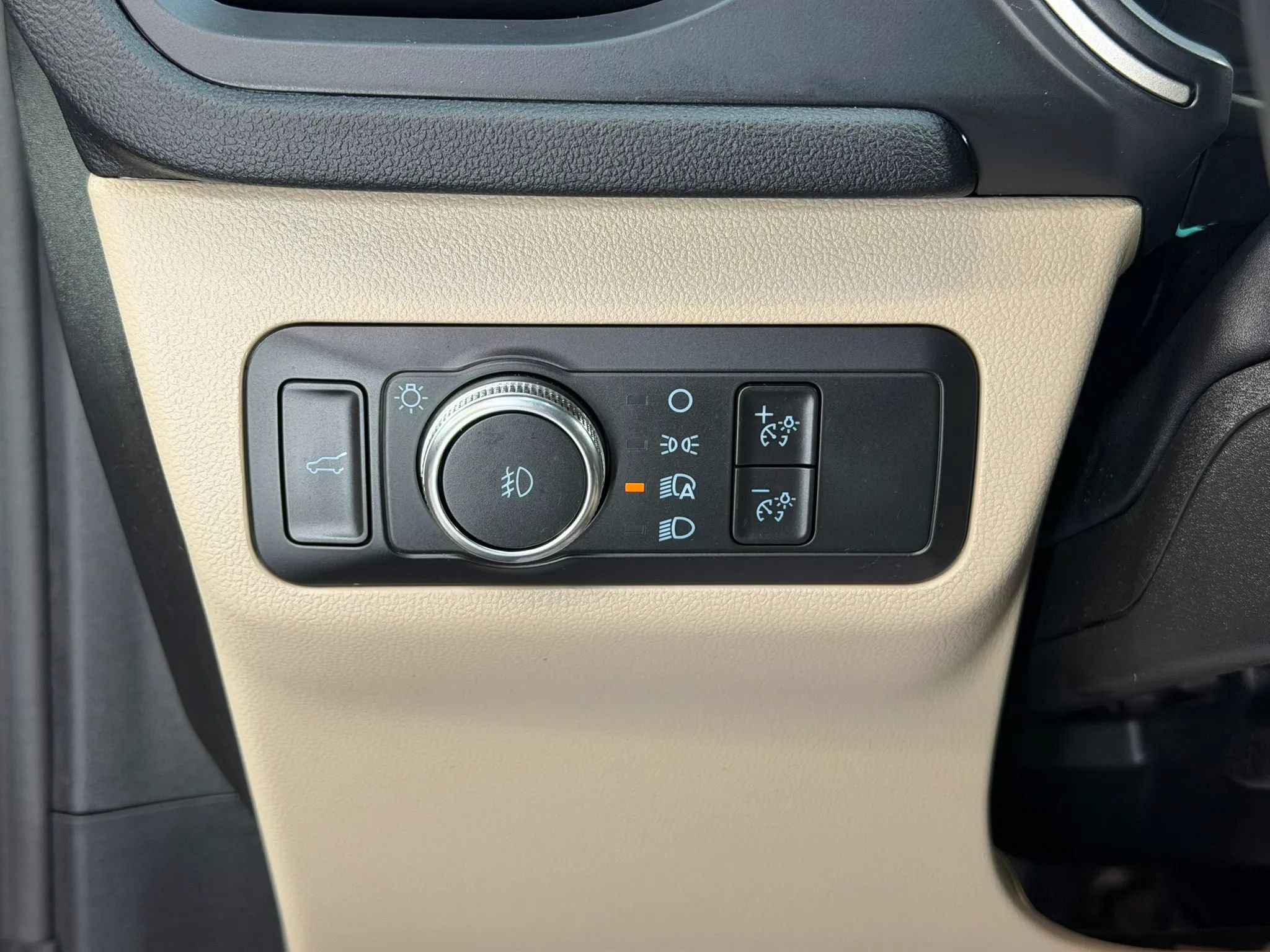 Used 2022 Ford Escape SEL FWD image 20