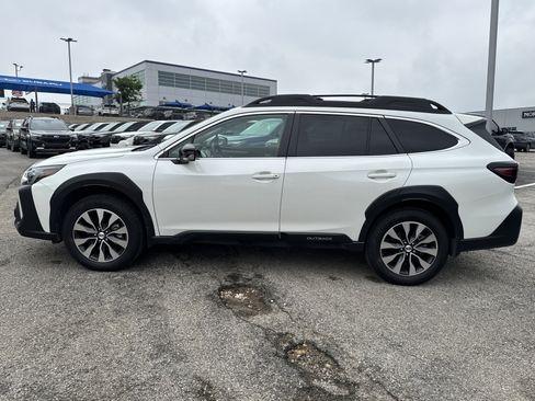 Certified 2025 Subaru Outback Limited AWD/4WD image 6