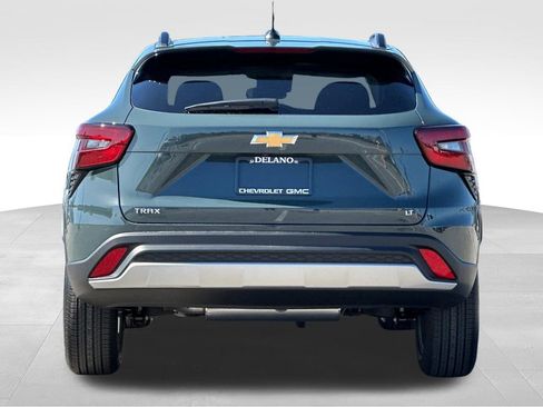 New 2026 Chevrolet Trax LT w/ LPO, Blackout Package FWD image 4